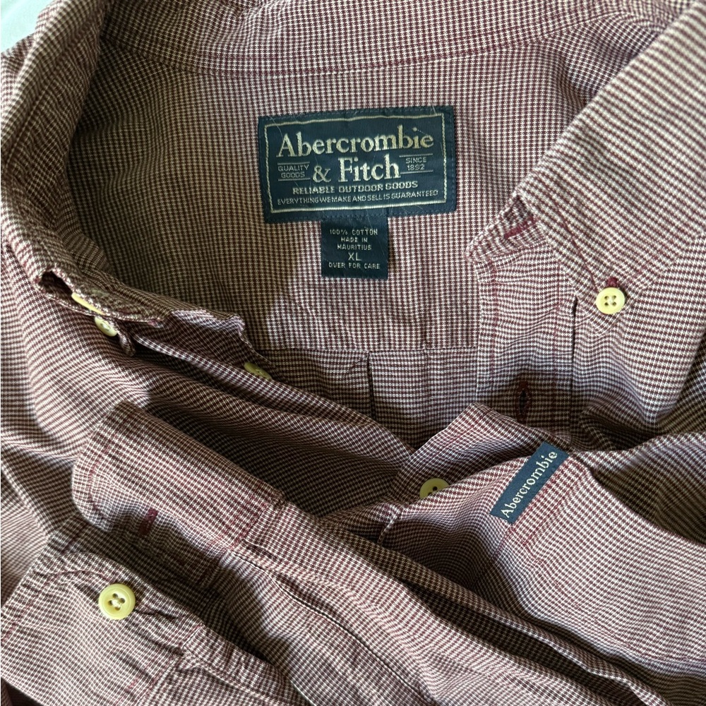 Abercrombie & Fitch Men's Burgundy Shirt